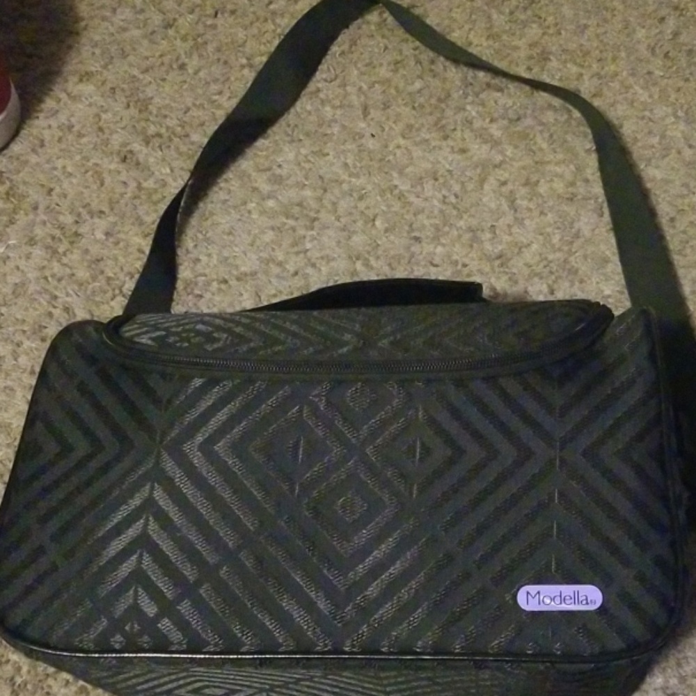 Modela makeup carrier/ purse